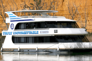 Unforgettable 10 houseboat